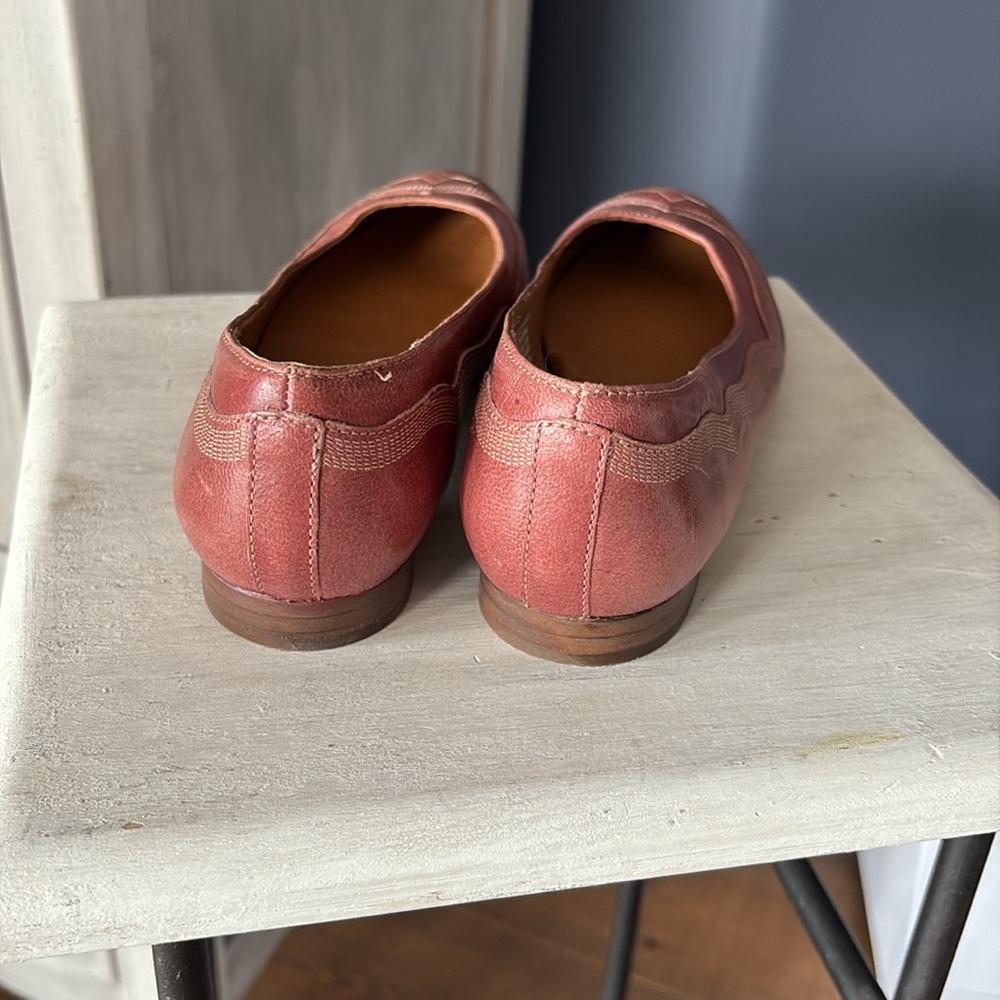 Ariat Women's Flats with Embroidered Detail - Picture 3 of 6